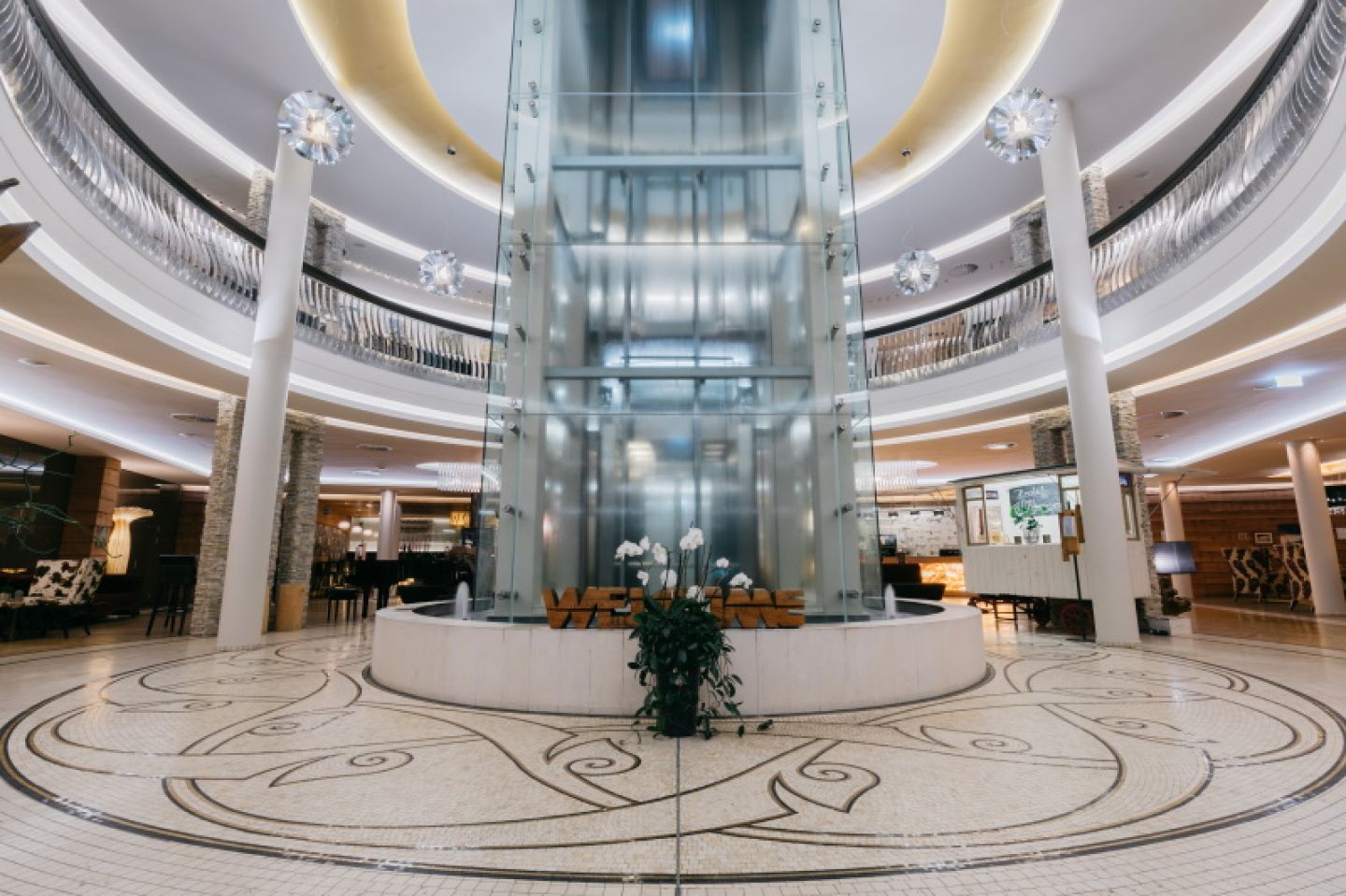 <p>The Alpine Palace - Lobby - MICE Service Group</p>